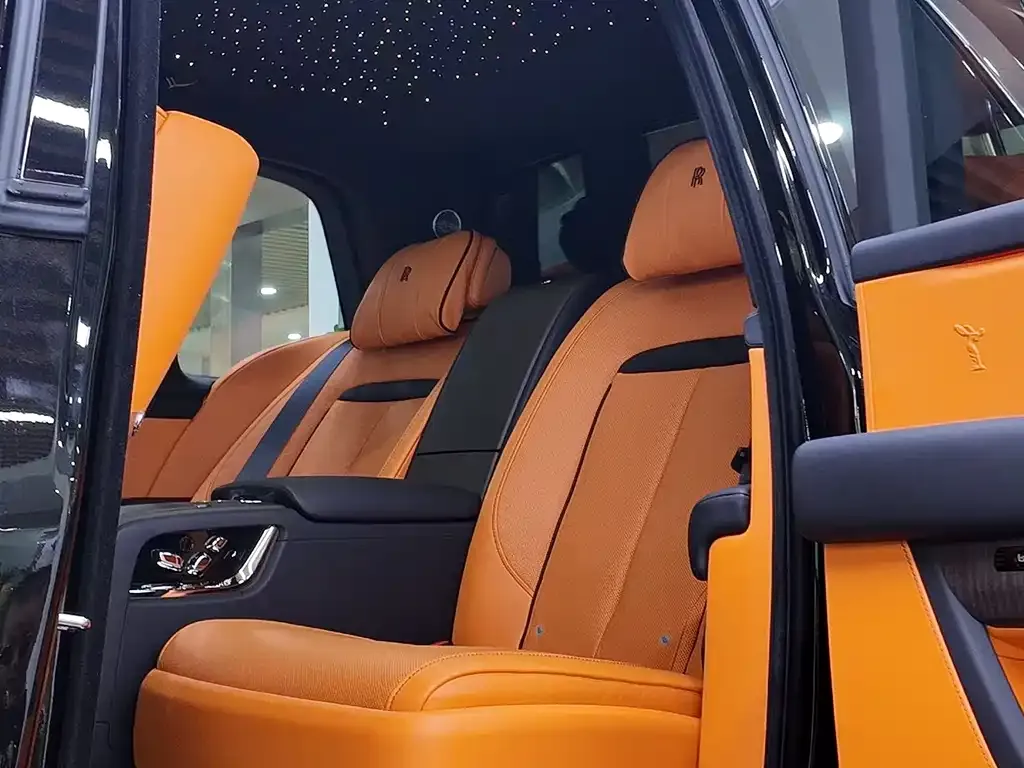 Rolls-Royce Cullinan 2024 из CN, фото 2