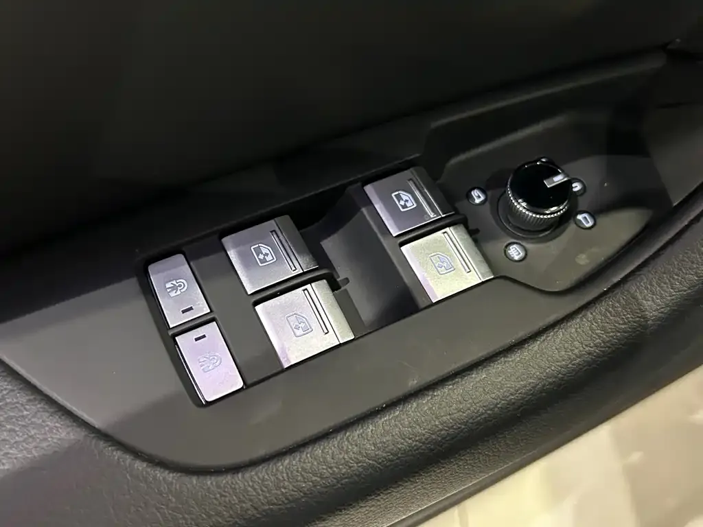 Audi A6L 2023 из CN, фото 4