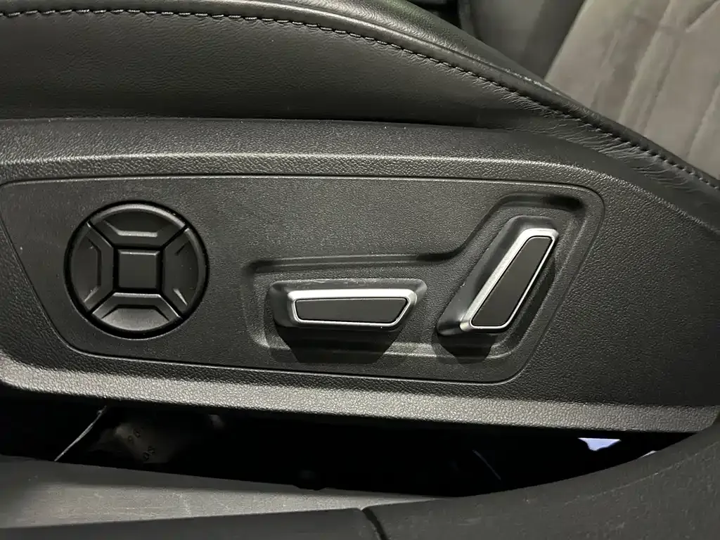 Audi A6L 2023 из CN, фото 6