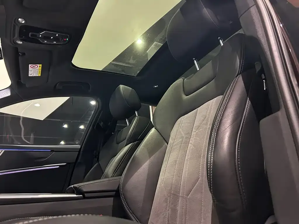 Audi A6L 2023 из CN, фото 3
