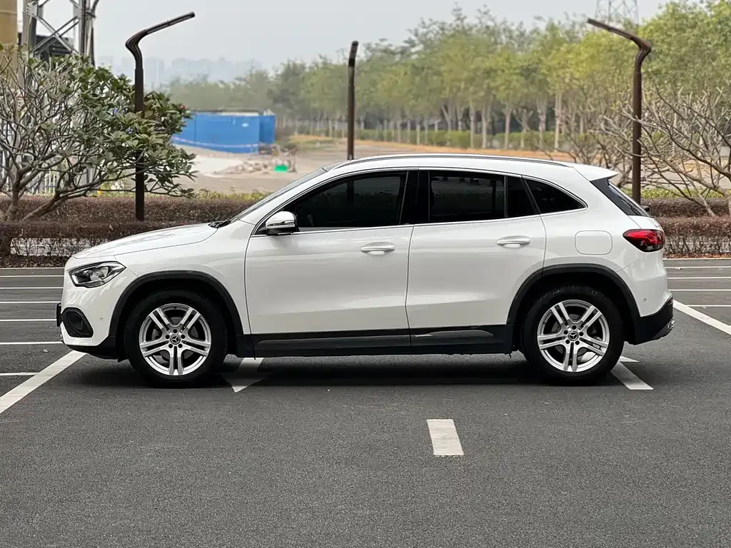 Mercedes-Benz GLA — фото 6