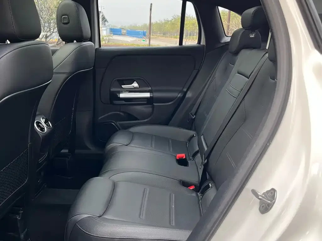 Mercedes-Benz GLA — фото 5