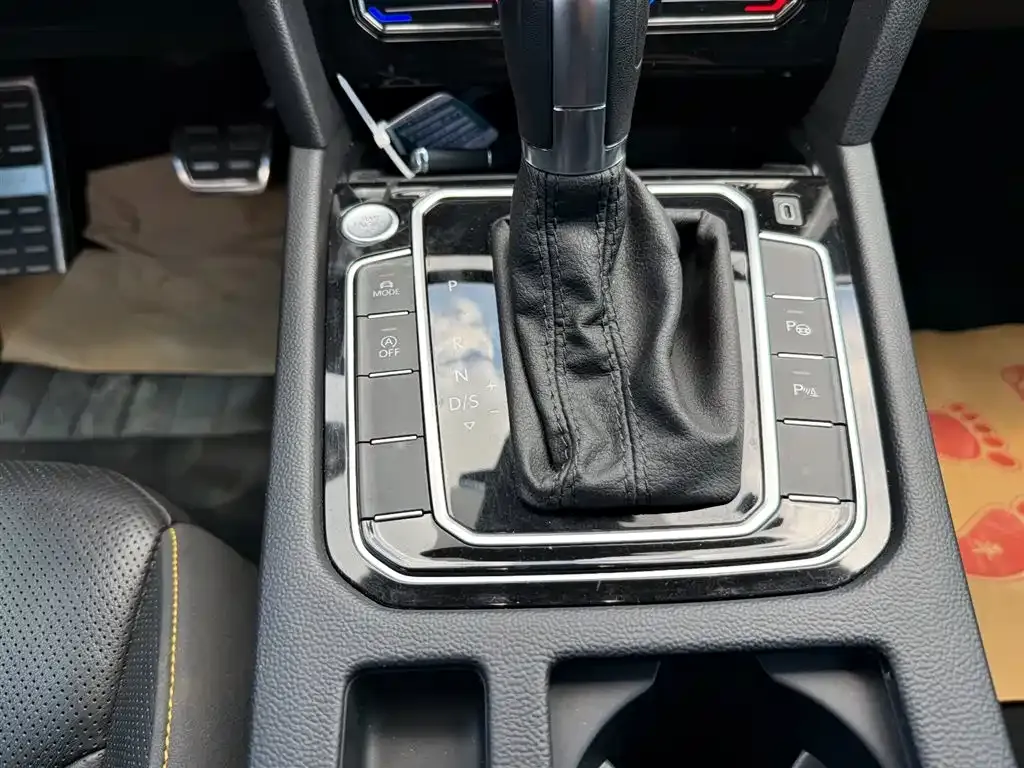Volkswagen CC 2023 из CN, фото 3