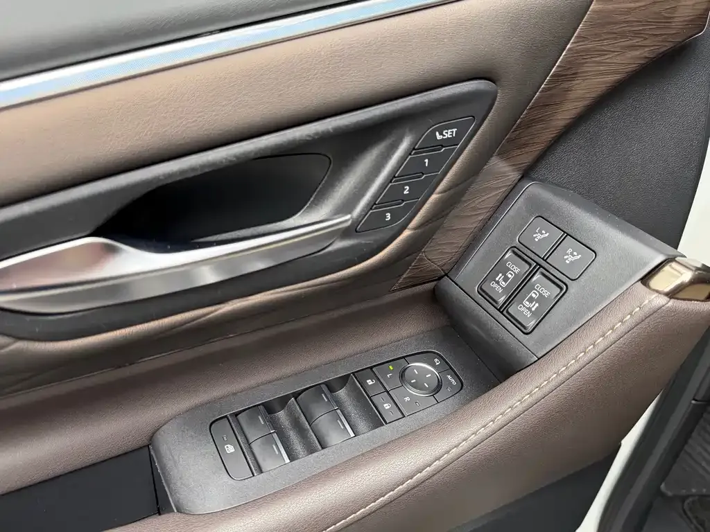 Toyota Vellfire 2024 из CN, фото 9