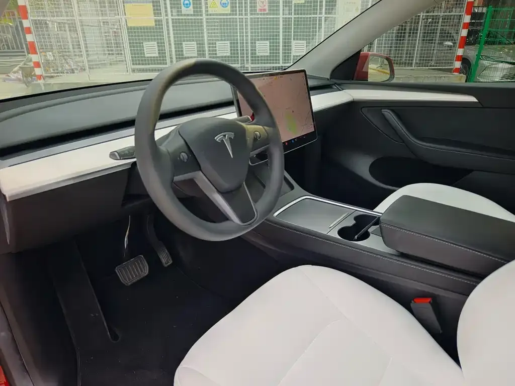 Tesla Model Y 2023 из CN, фото 7