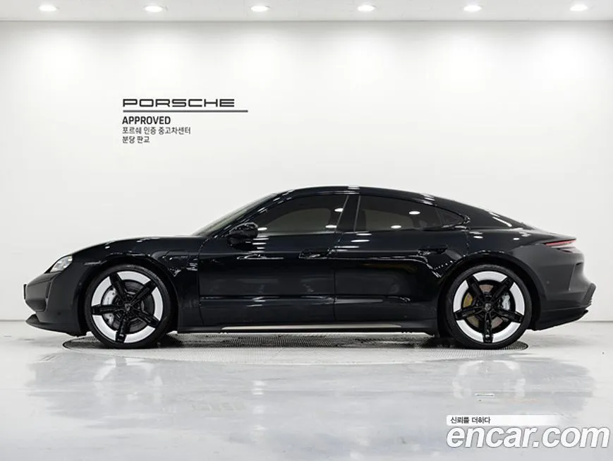 Porsche Taycan — фото 7