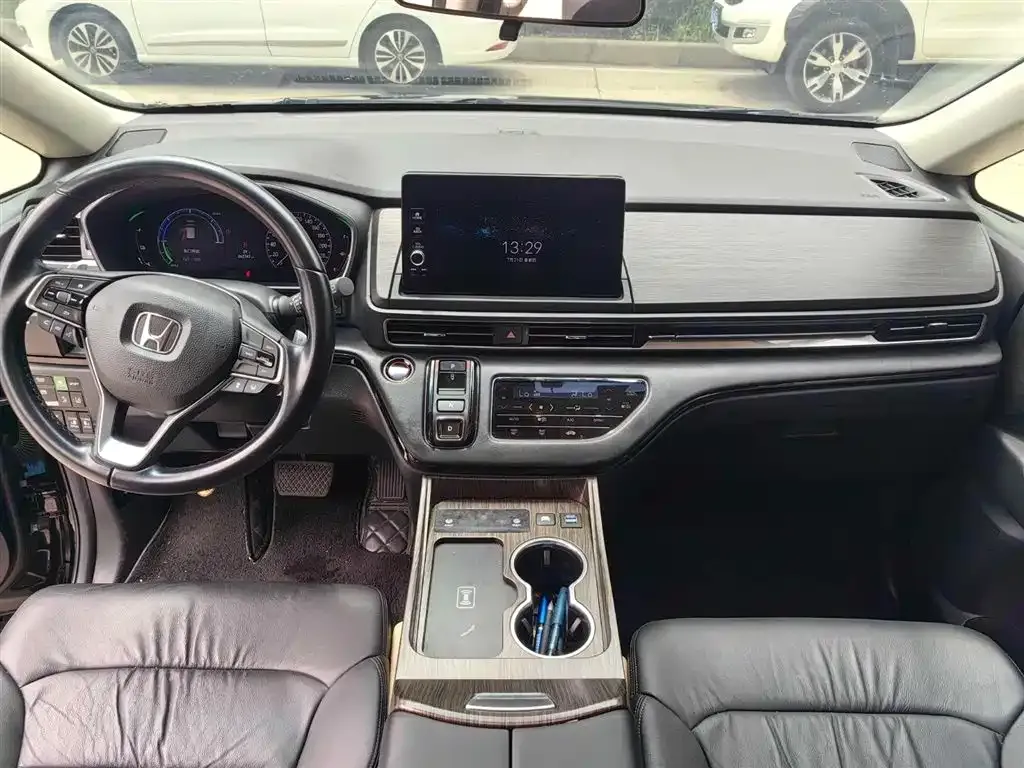 Honda Elysion 2023 из CN, фото 6