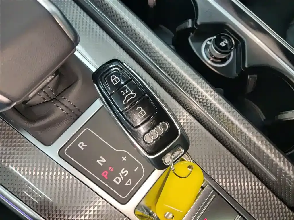 Audi A6L 2025 из CN, фото 5