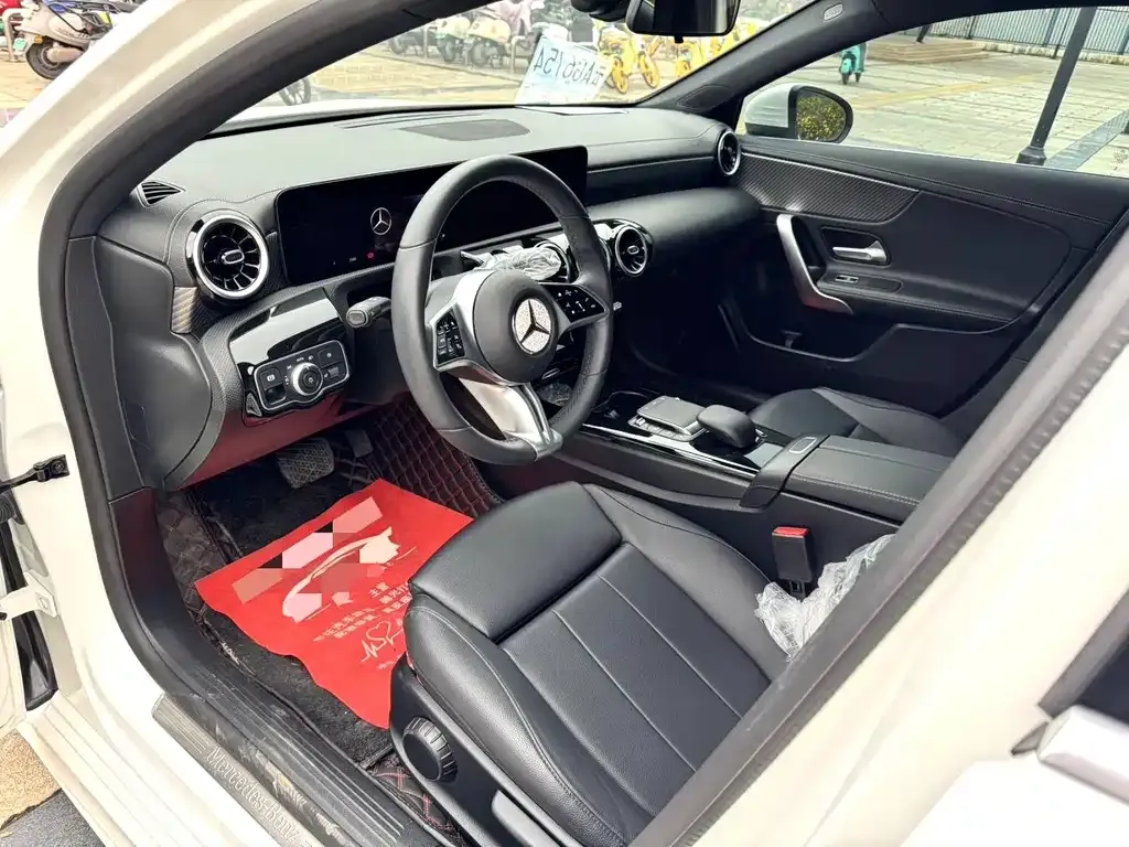 Mercedes-Benz A-Class 2023 из CN, фото 4