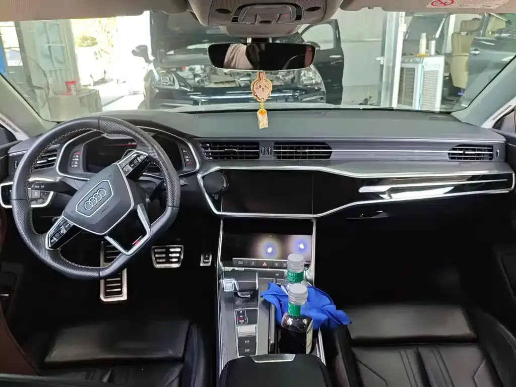 Audi A7 2021 из CN, фото 2