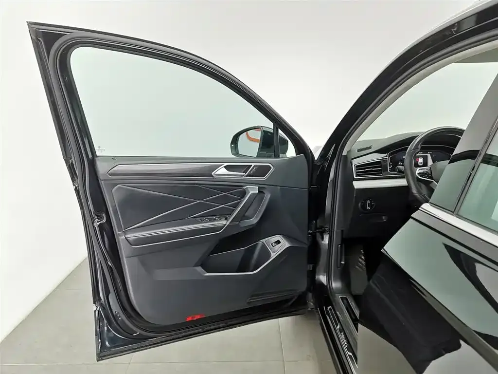 Volkswagen Tiguan L 2021 из CN, фото 6