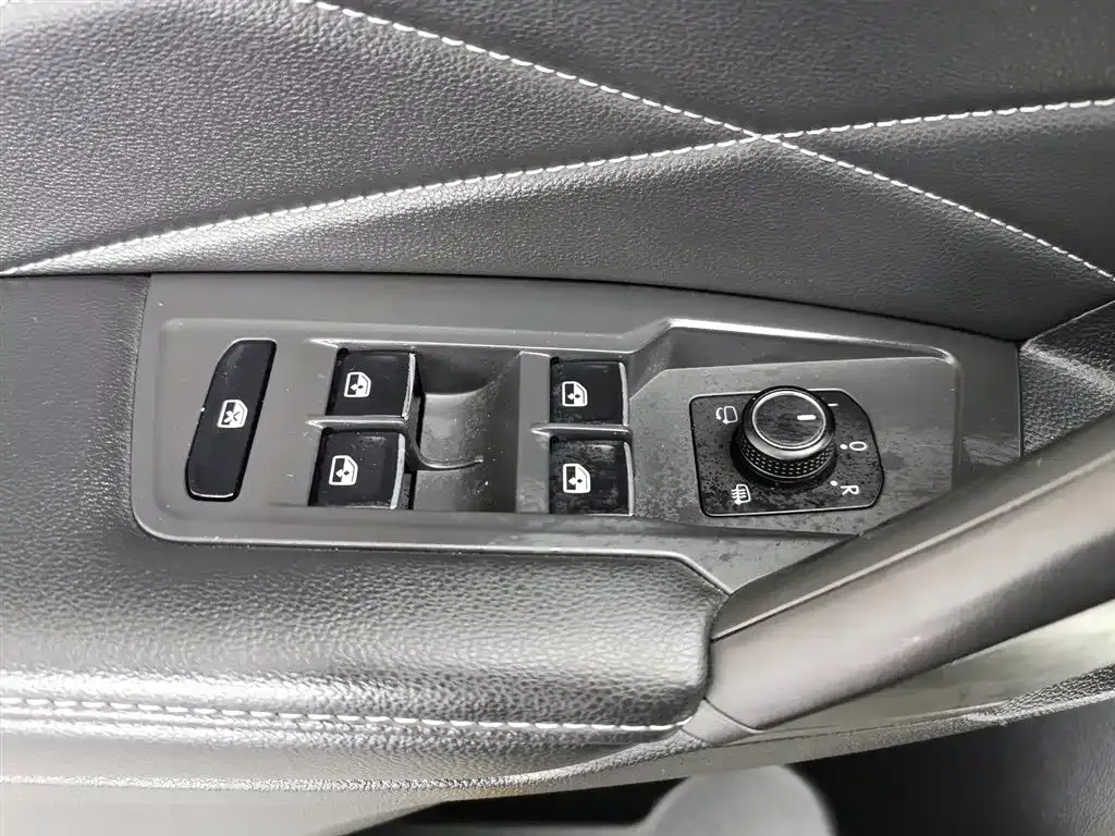Volkswagen Tiguan L 2021 из CN, фото 5