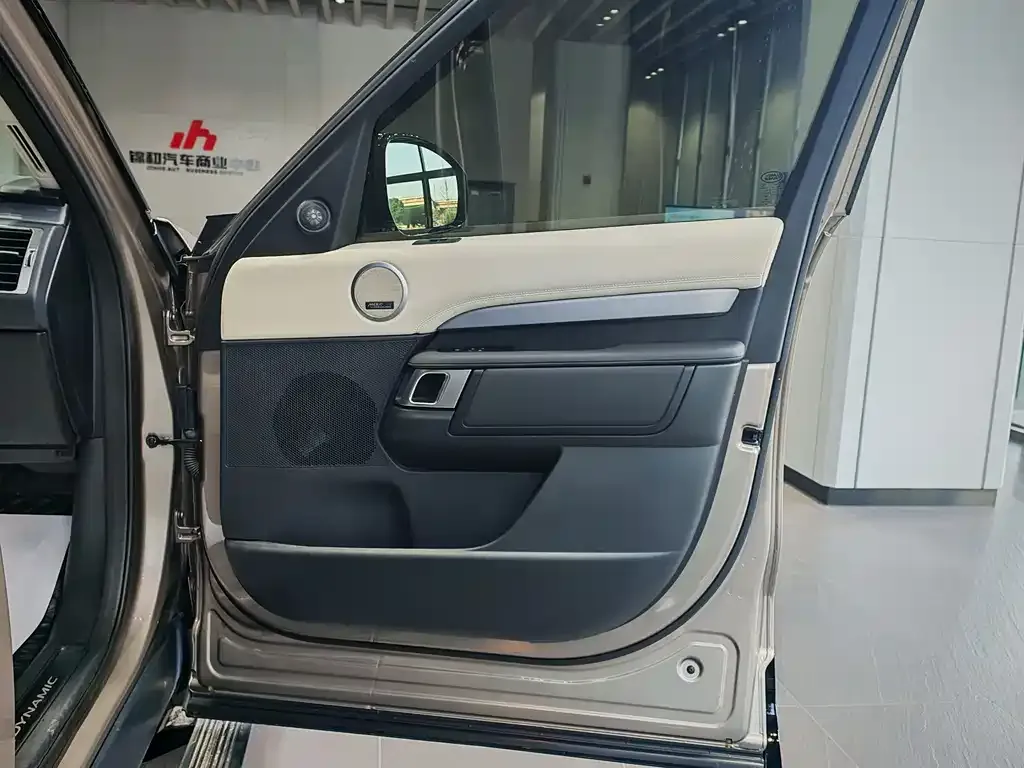 Land Rover Discovery 2023 из CN, фото 6