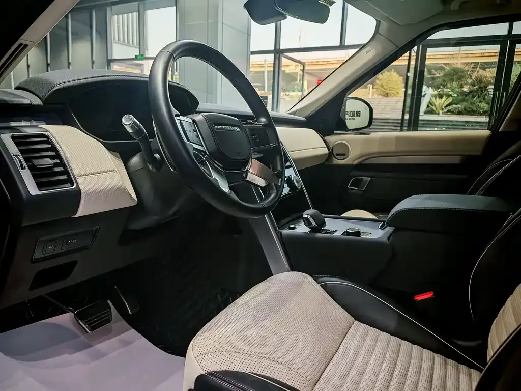 Land Rover Discovery 2023 из CN, фото 7