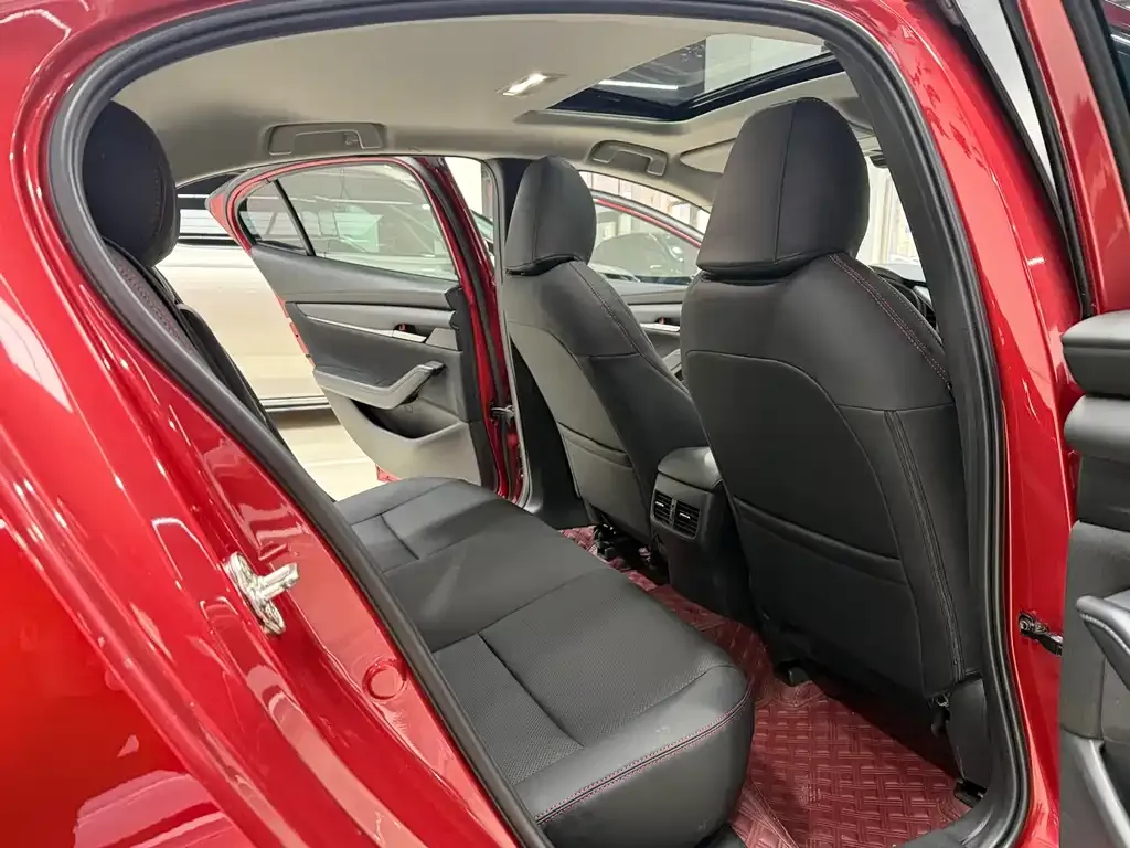 Mazda 3 Axela 2021 из CN, фото 2