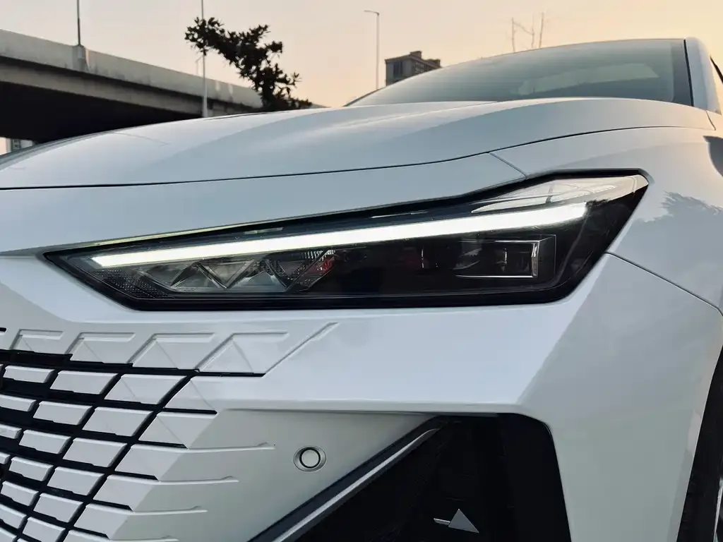 Changan UNI-V 2024 из CN, фото 3