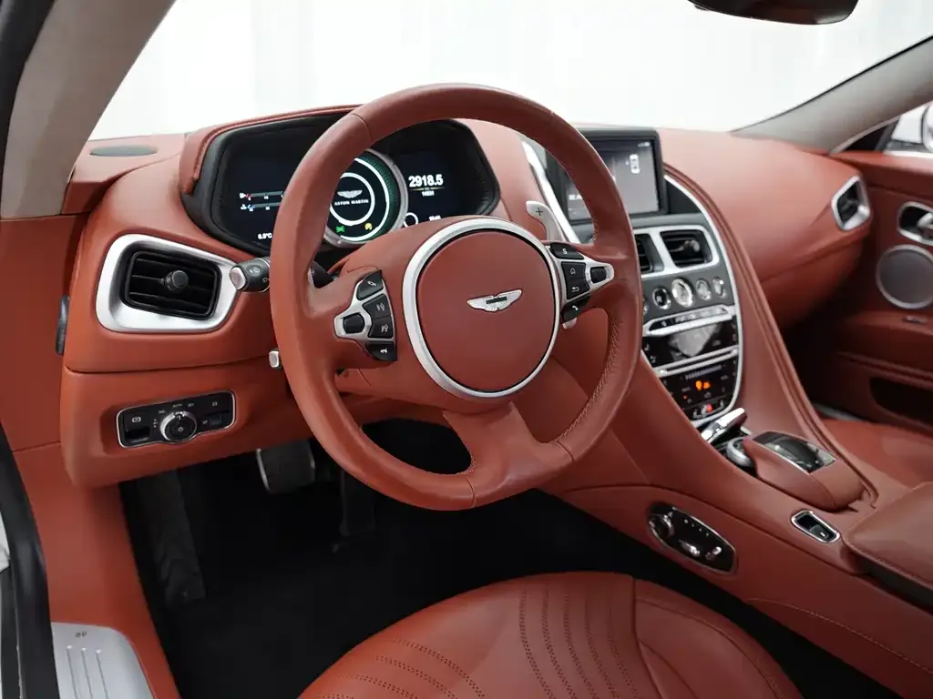 Aston Martin DB11 2021 из CN, фото 10