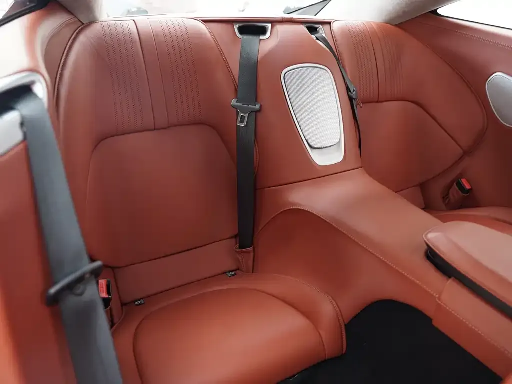 Aston Martin DB11 2021 из CN, фото 6