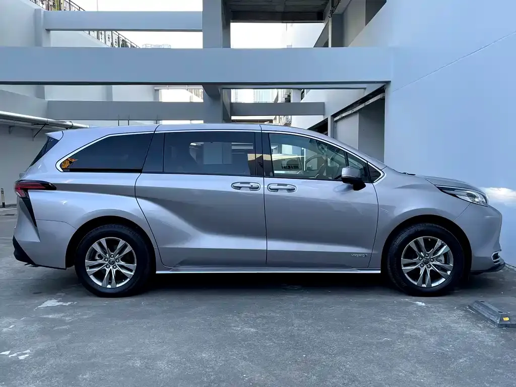 Toyota Sienna 2023 из CN, фото 7