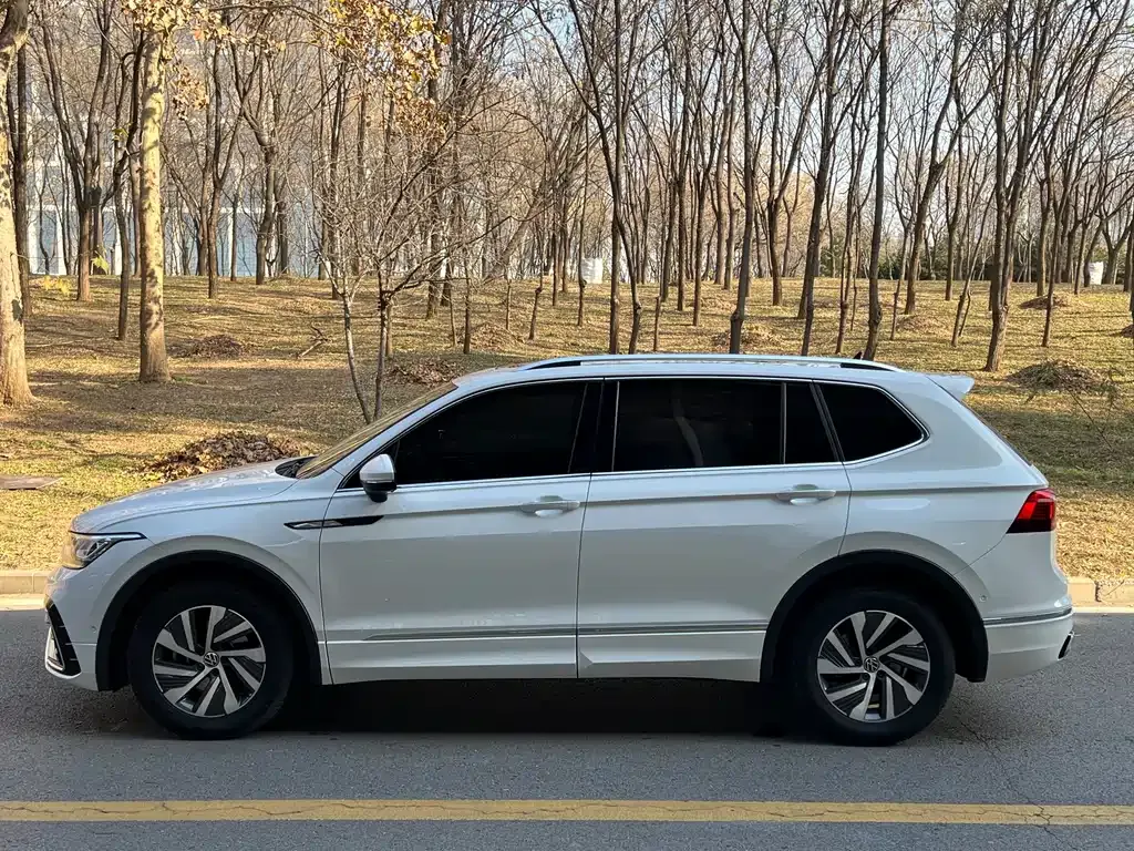 Volkswagen Tiguan L New Energy 2022 из CN, фото 3
