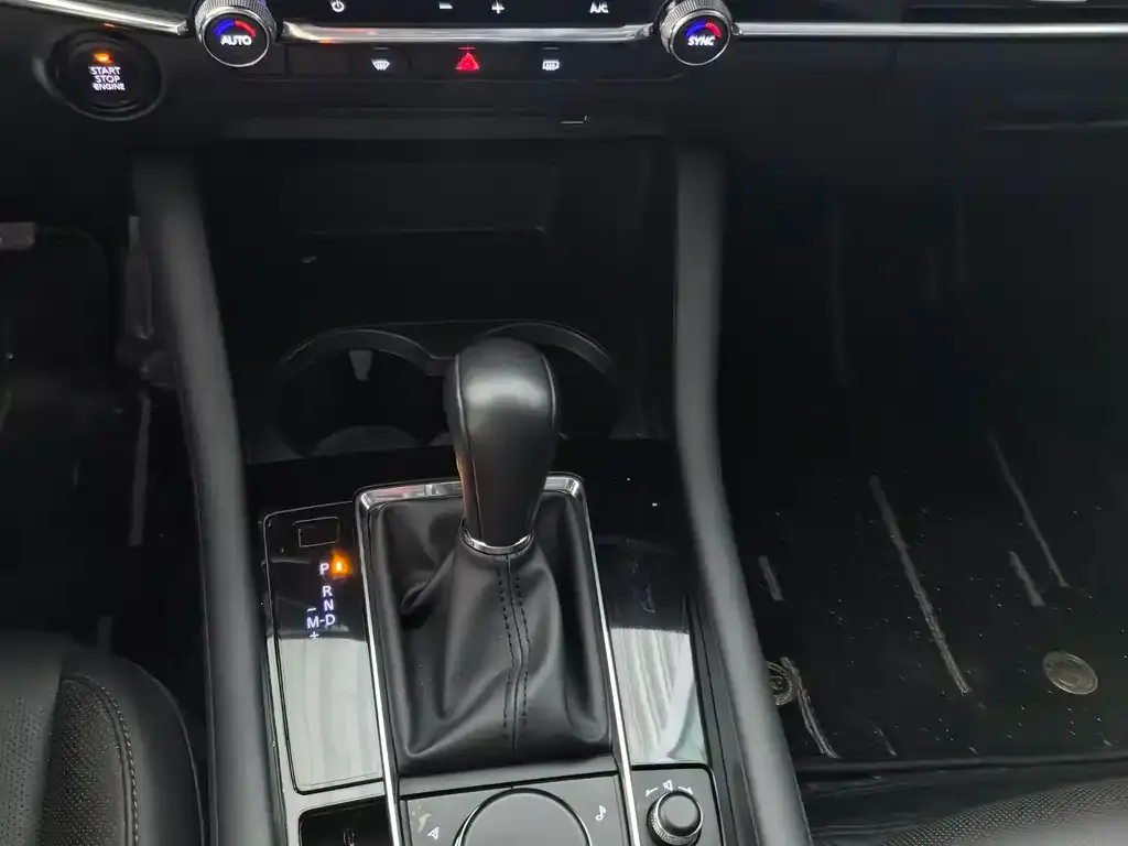 Mazda 3 Axela 2023 из CN, фото 3