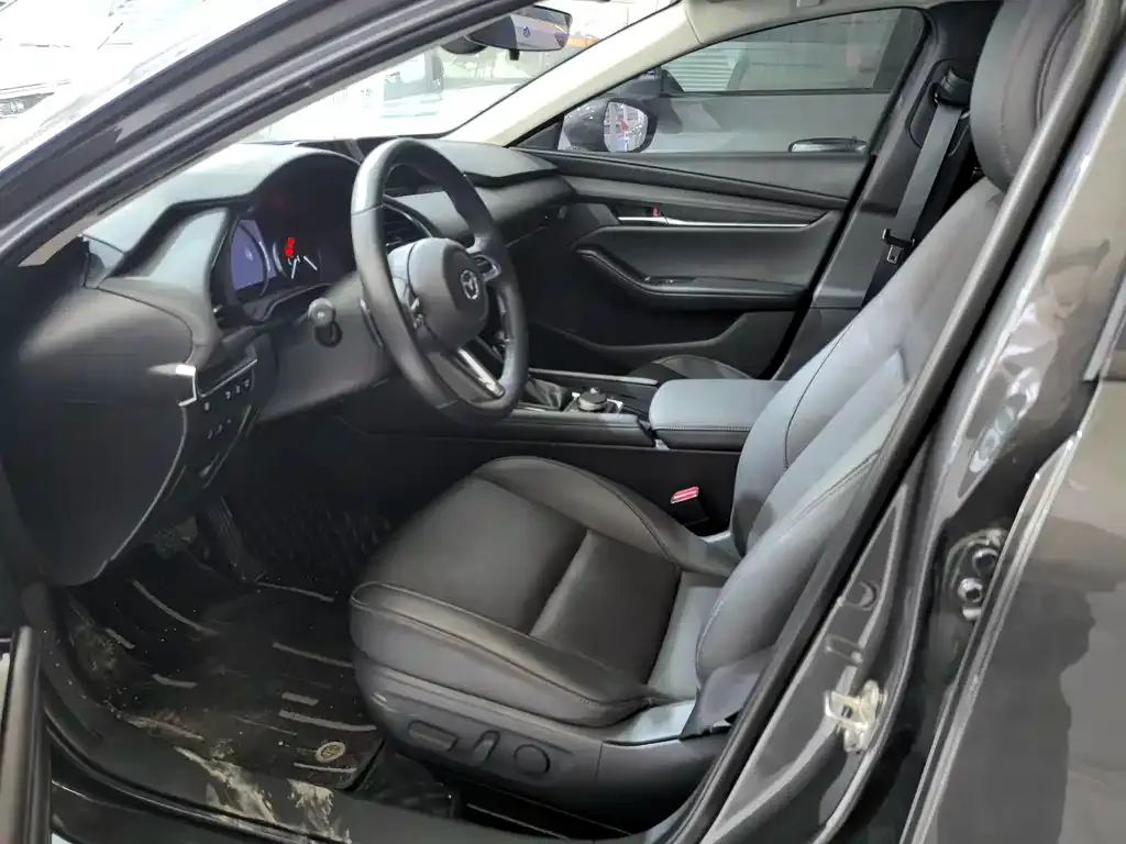 Mazda 3 Axela 2023 из CN, фото 6
