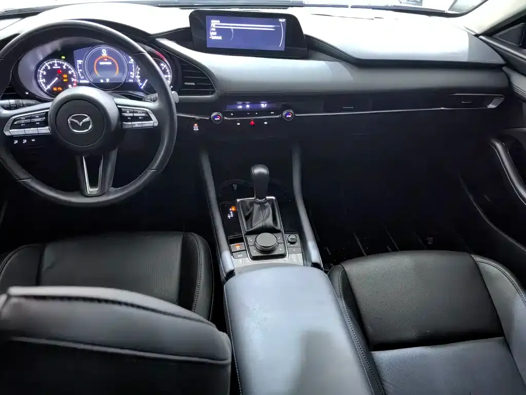 Mazda 3 Axela 2023 из CN, фото 2
