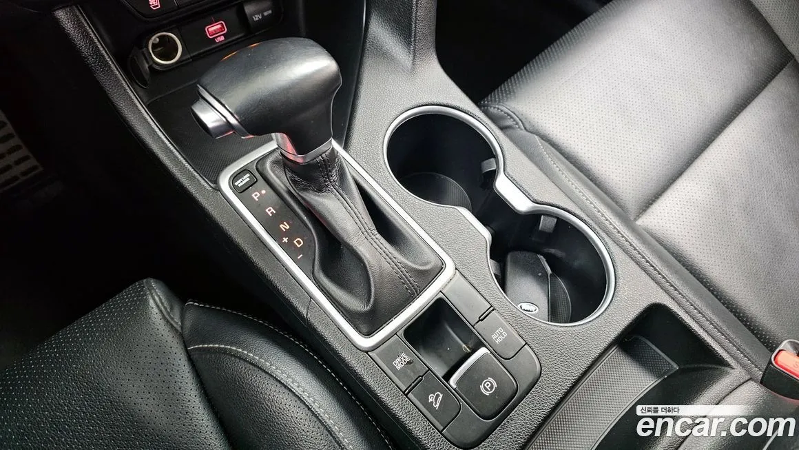 Kia Sportage — фото 10