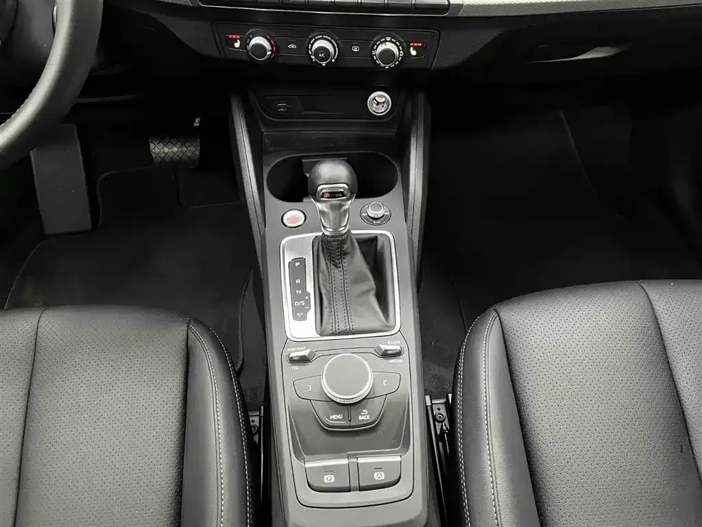 Audi Q2L 2021 из CN, фото 5