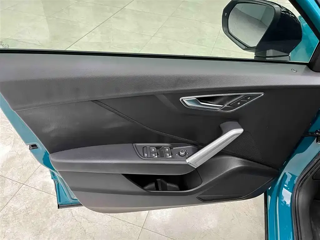 Audi Q2L 2021 из CN, фото 9