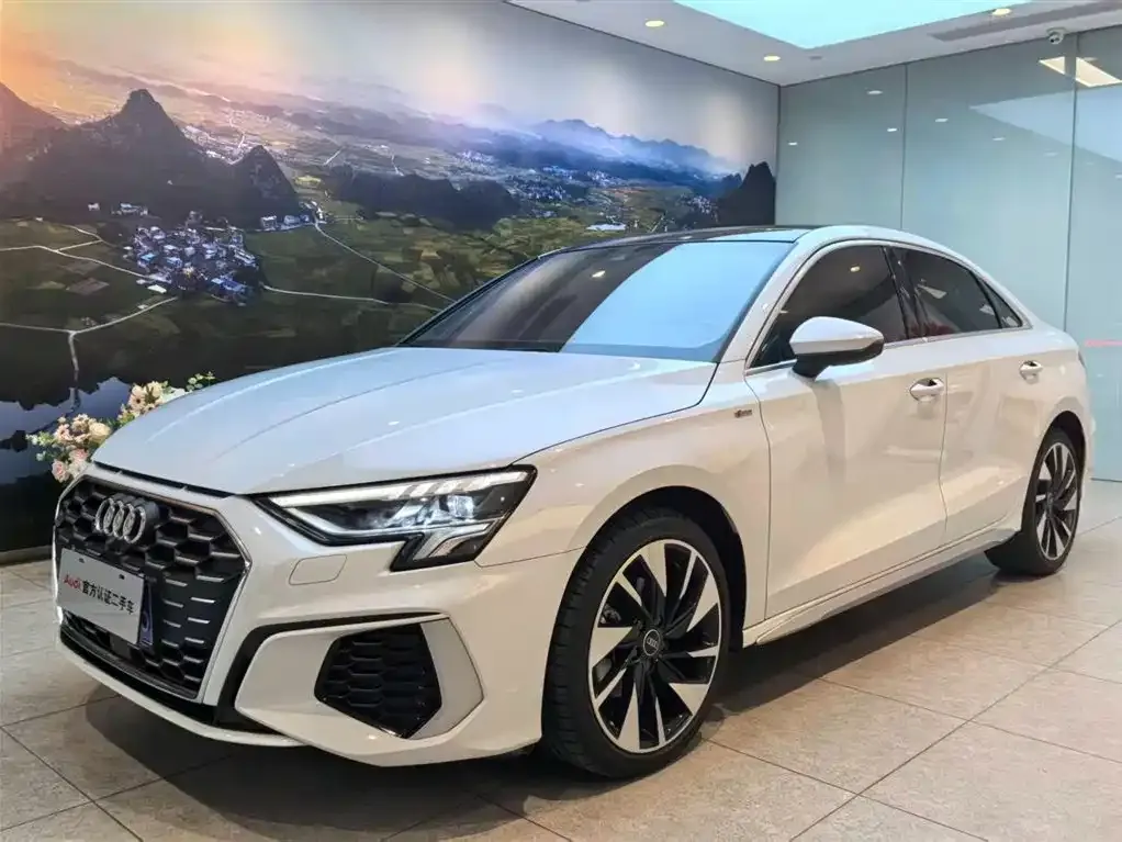 Audi A3 2023 из CN, фото 1