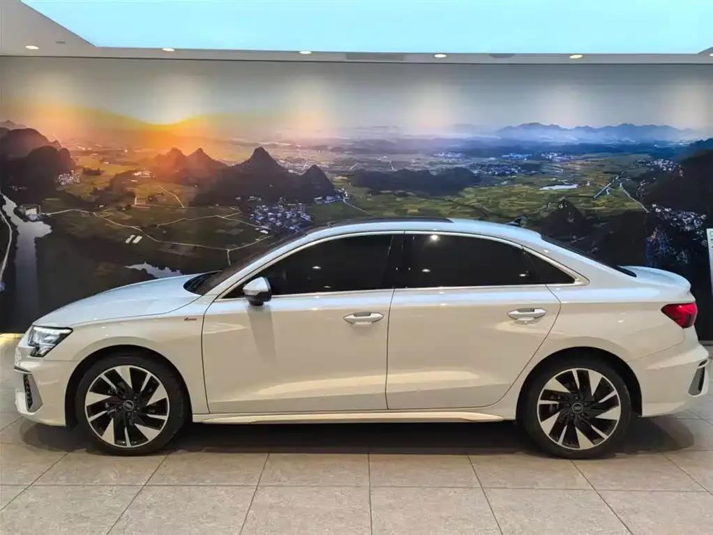 Audi A3 2023 из CN, фото 3