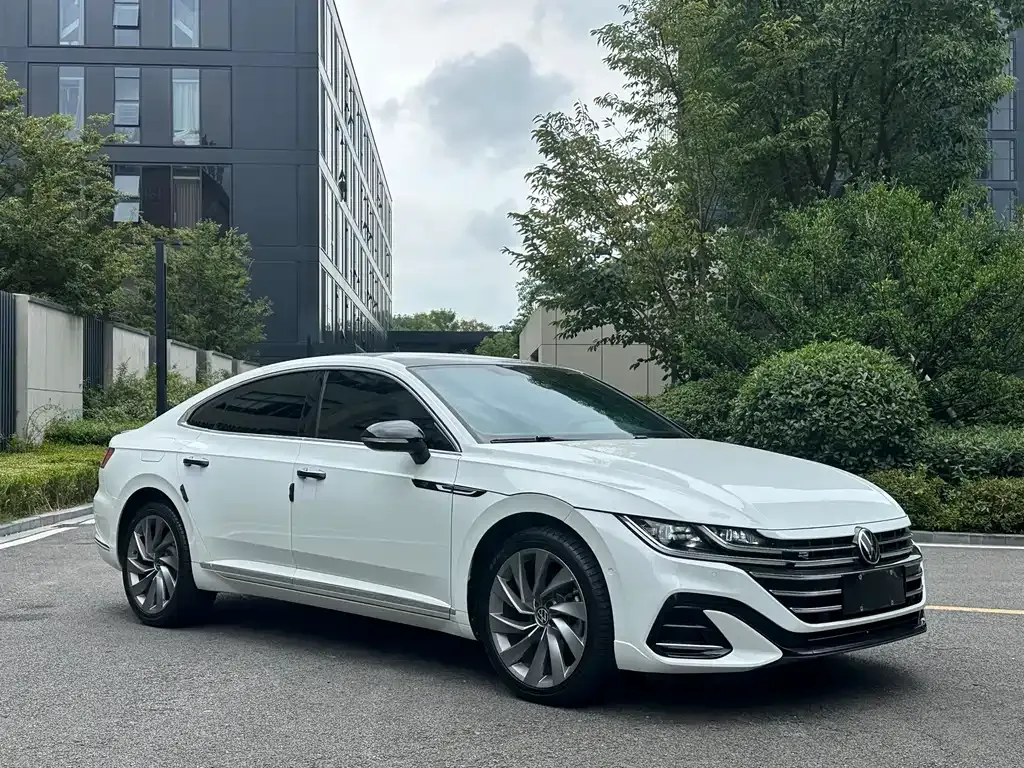 Volkswagen CC 2024 из CN, фото 8