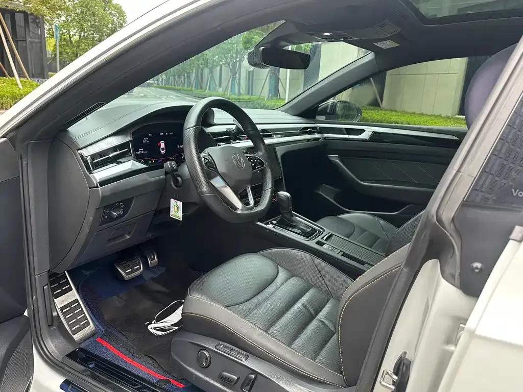 Volkswagen CC 2024 из CN, фото 7