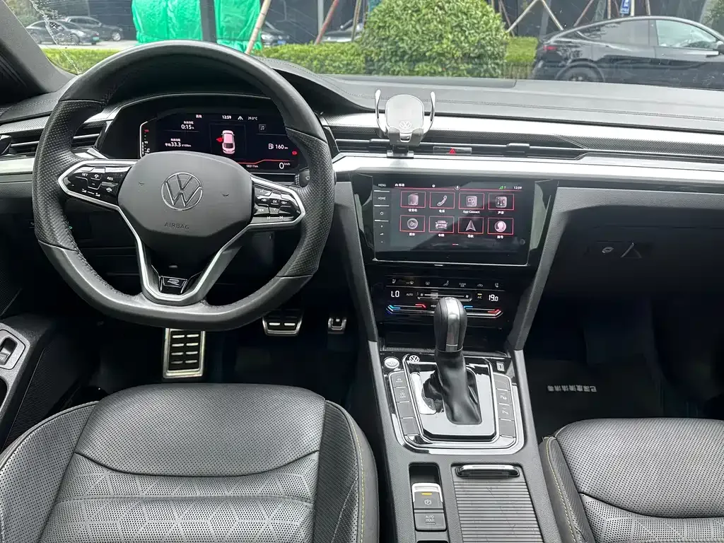 Volkswagen CC 2024 из CN, фото 10