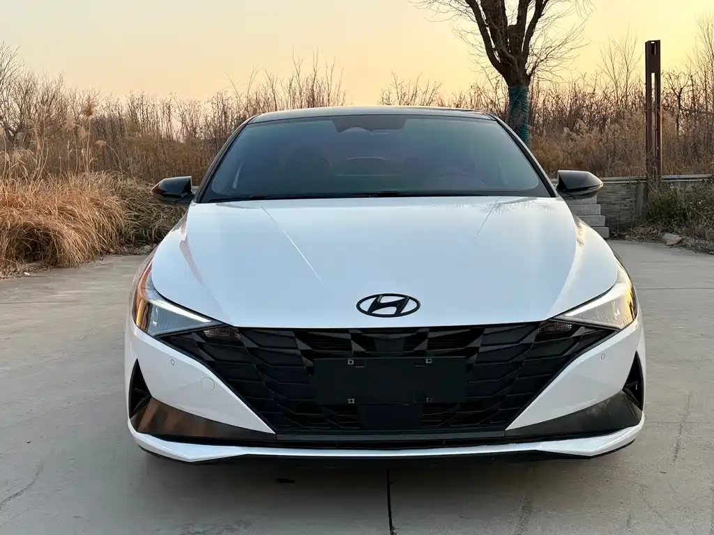 Hyundai Elantra 2023 из CN, фото 9