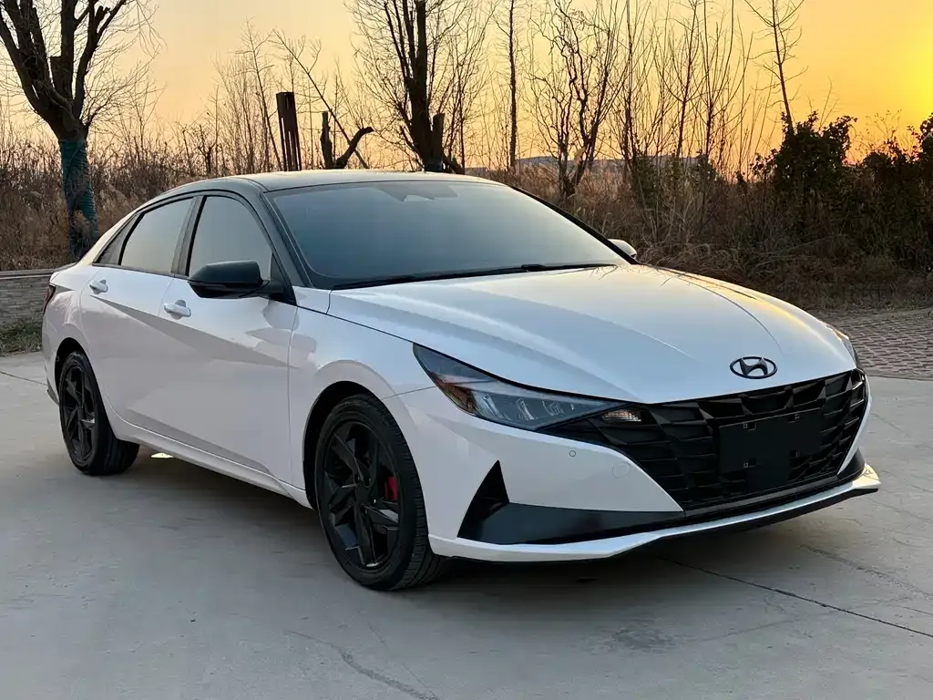 Hyundai Elantra 2023 из CN, фото 2