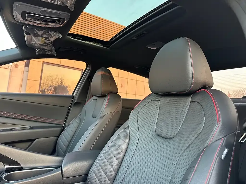 Hyundai Elantra 2023 из CN, фото 6