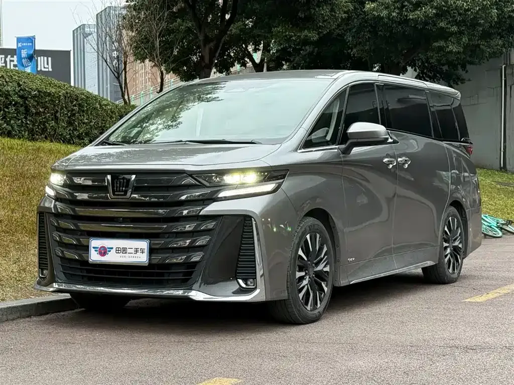 Toyota Vellfire 2024 из CN, фото 1