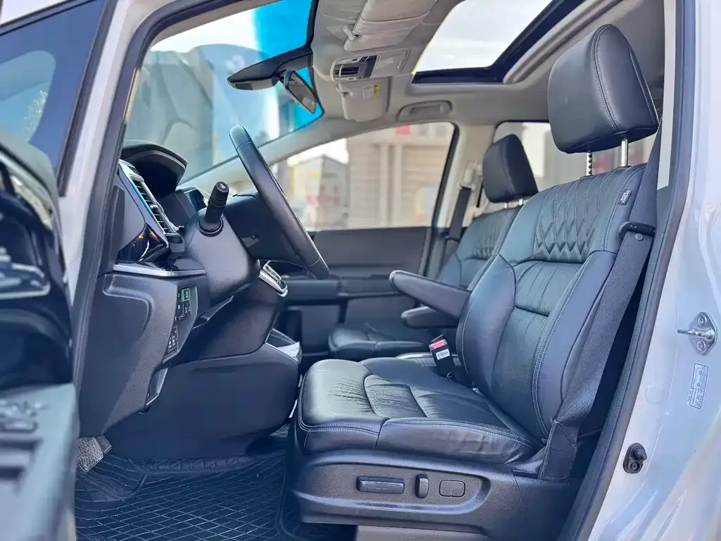 Honda Elysion 2021 из CN, фото 6