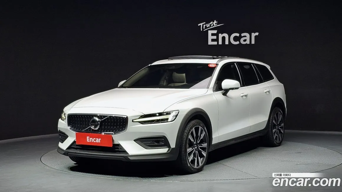 Volvo V60 — фото 1