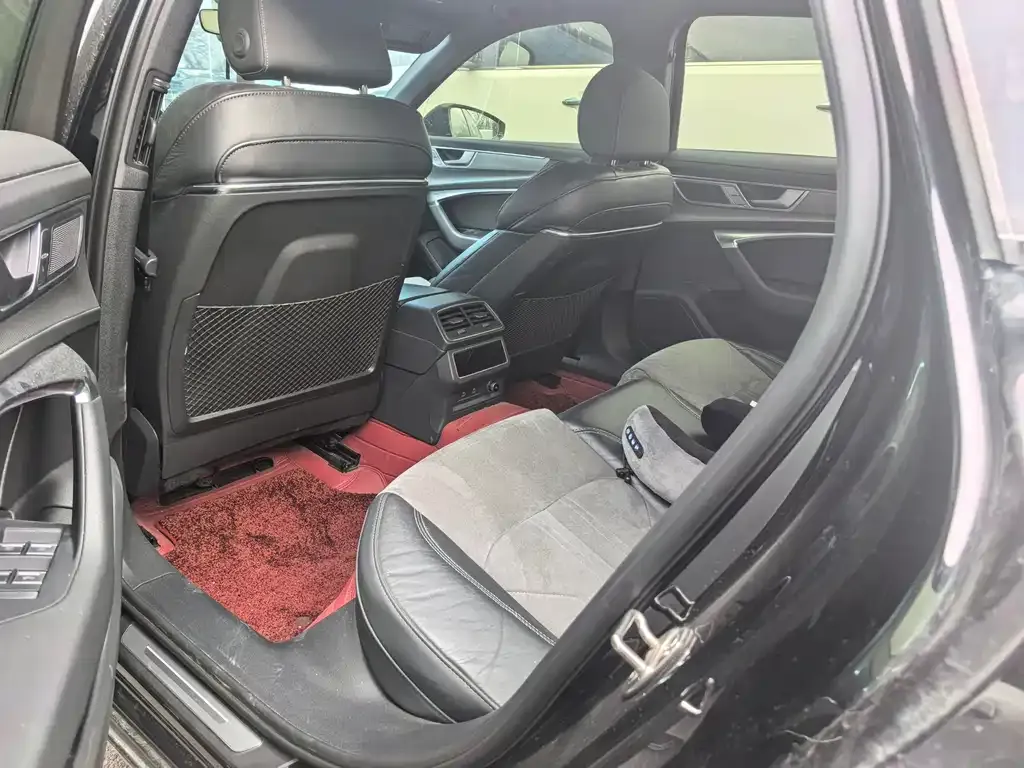 Audi A6L 2023 из CN, фото 2