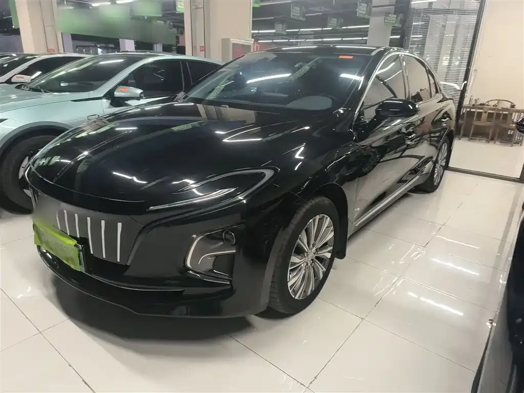 Hongqi E-QM5 2024 из CN, фото 1