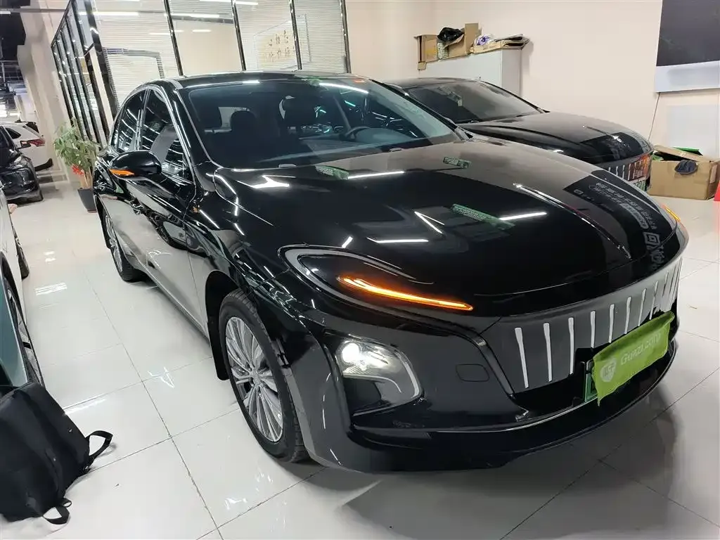 Hongqi E-QM5 2024 из CN, фото 6