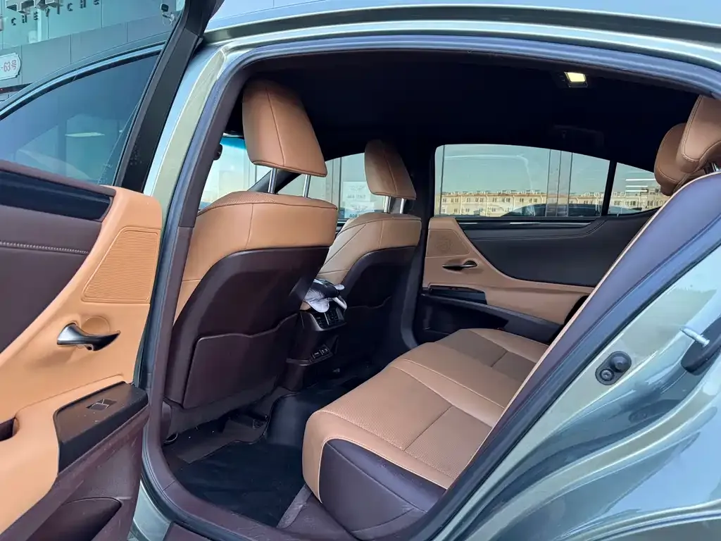 Lexus ES 2021 из CN, фото 2
