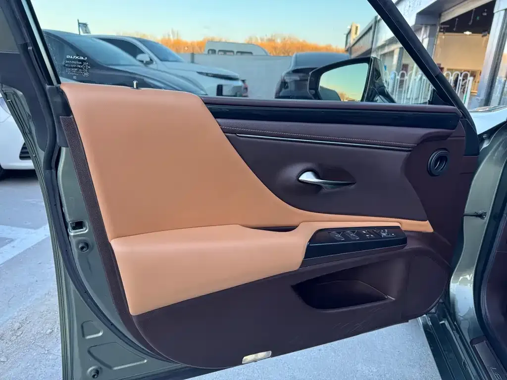 Lexus ES 2021 из CN, фото 7