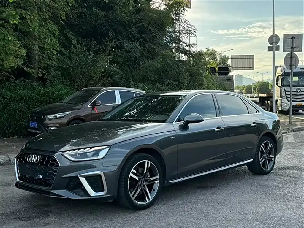 Audi A4L 2022 из CN, фото 2