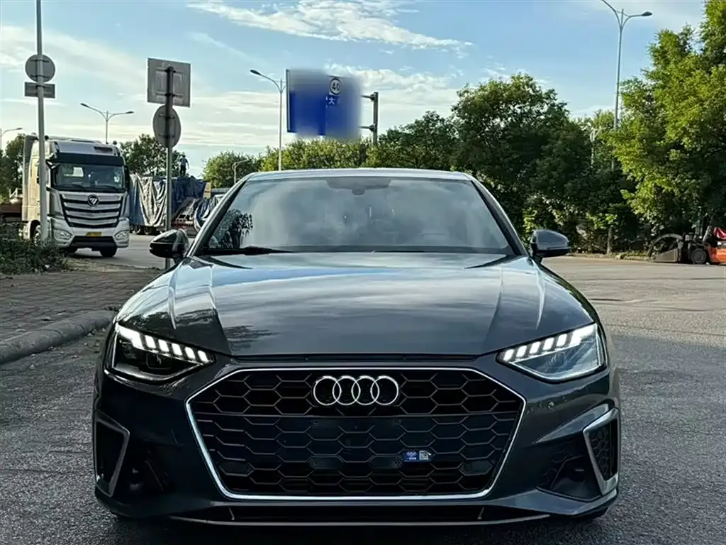 Audi A4L 2022 из CN, фото 3