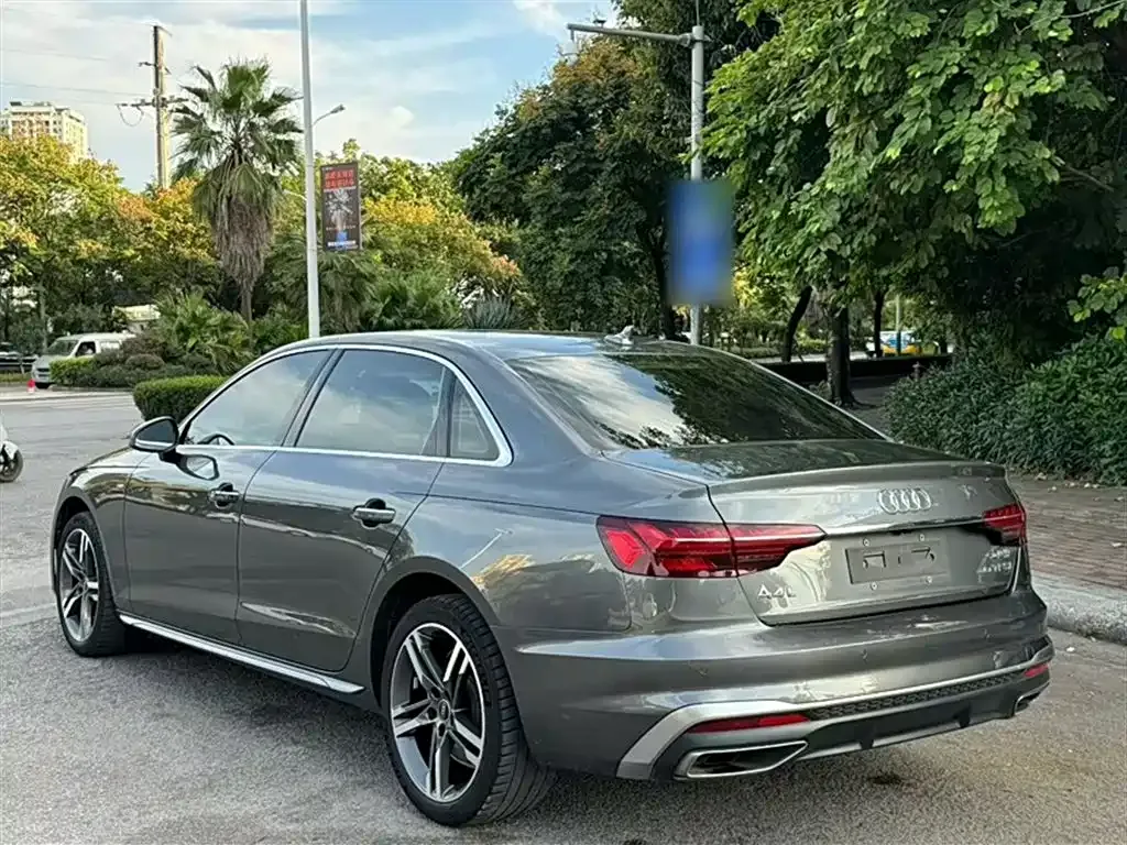 Audi A4L 2022 из CN, фото 5