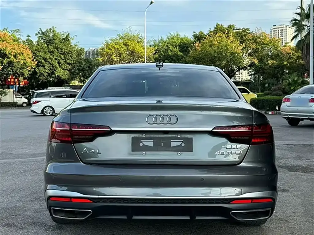 Audi A4L 2022 из CN, фото 6